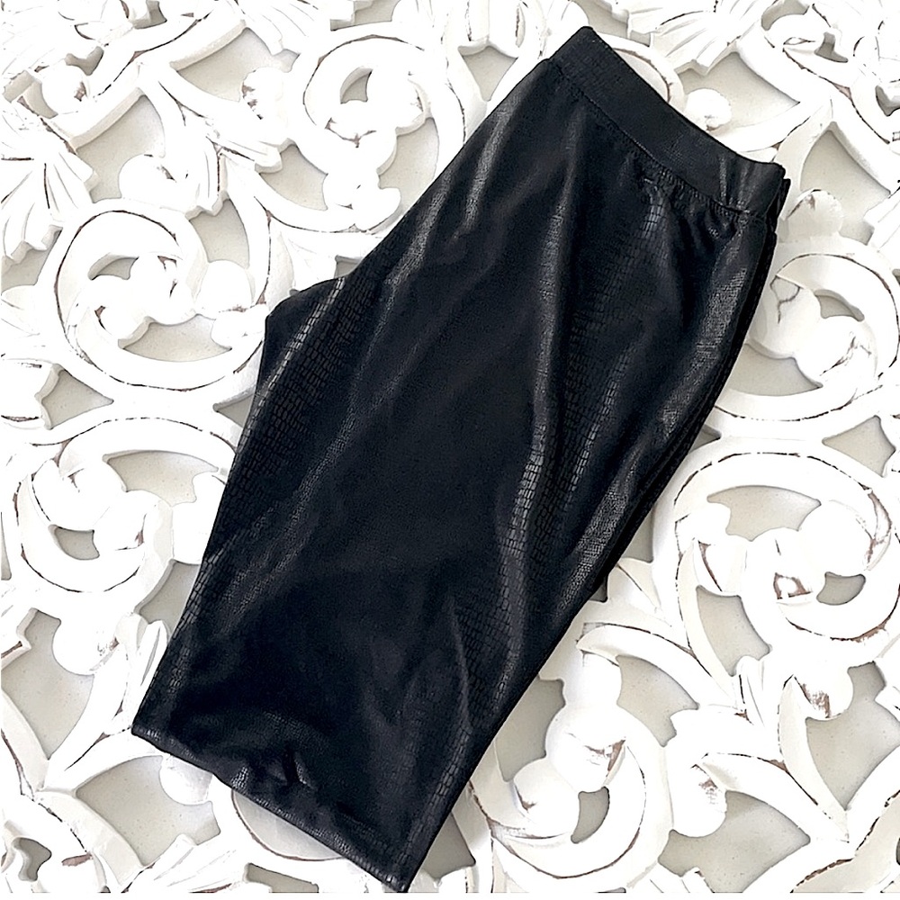 Arden B Faux Leather Snakeskin Leggings